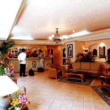 Villa Margarita Hotel Davao City Esterno foto
