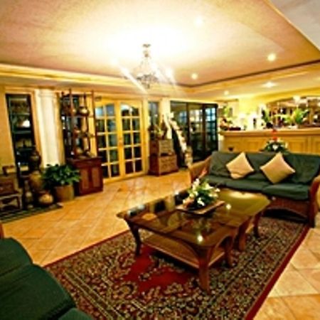 Villa Margarita Hotel Davao City Esterno foto