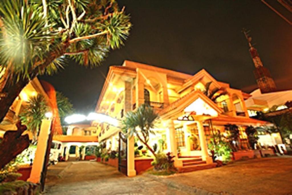Villa Margarita Hotel Davao City Esterno foto