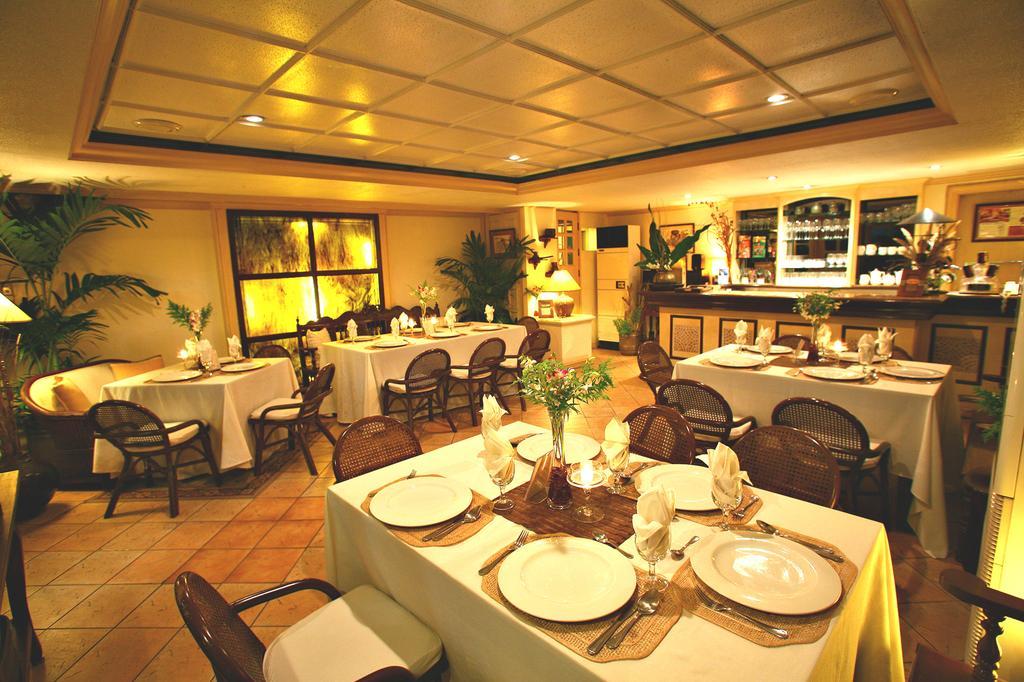 Villa Margarita Hotel Davao City Esterno foto